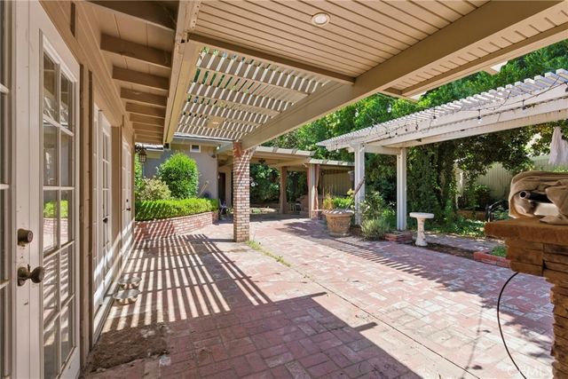 2512 Moffitt Way, Bakersfield, CA 93309