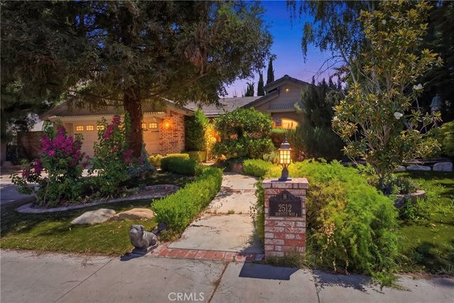 2512 Moffitt Way, Bakersfield, CA 93309