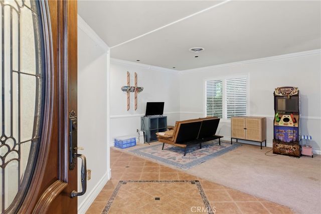 2512 Moffitt Way, Bakersfield, CA 93309
