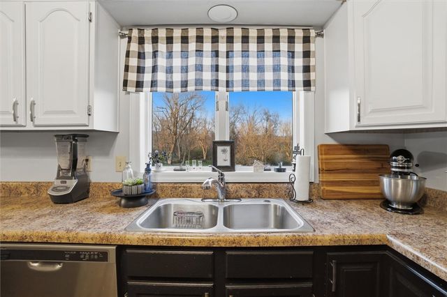 959 Newell Rd, Newell, PA 15438