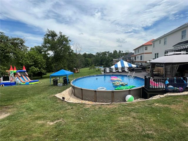 959 Newell Rd, Newell, PA 15438