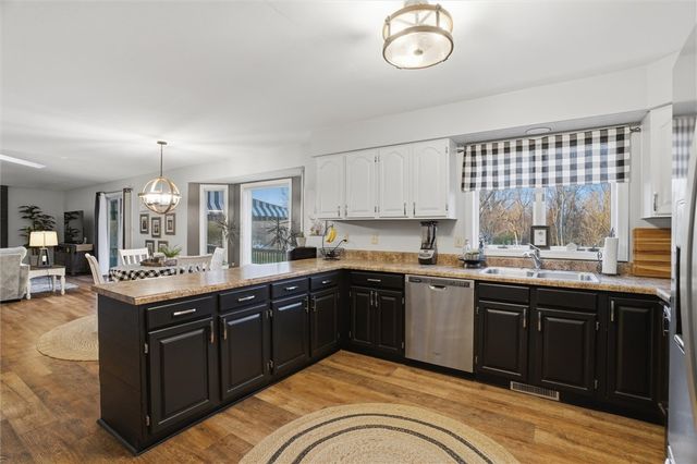 959 Newell Rd, Newell, PA 15438