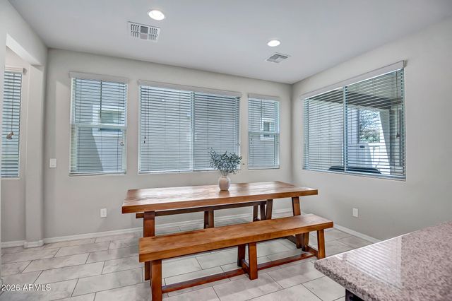 2252 S BASMATH Lane, Gilbert, AZ 85295