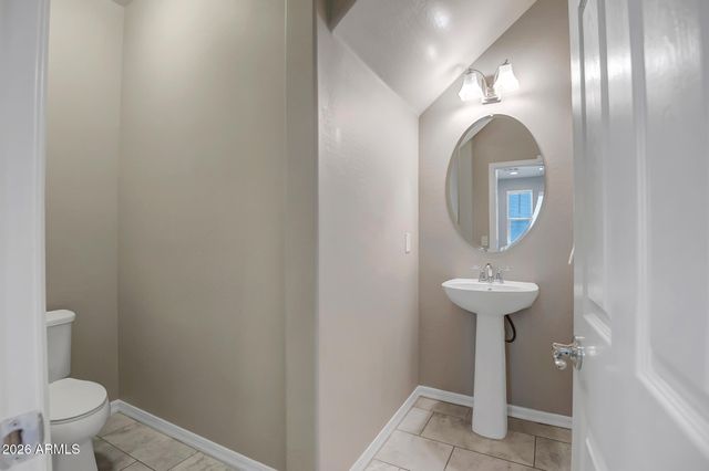 2252 S BASMATH Lane, Gilbert, AZ 85295