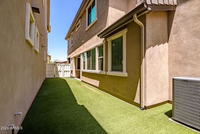 2252 S BASMATH Lane, Gilbert, AZ 85295