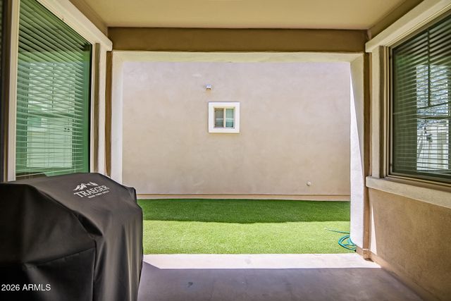 2252 S BASMATH Lane, Gilbert, AZ 85295