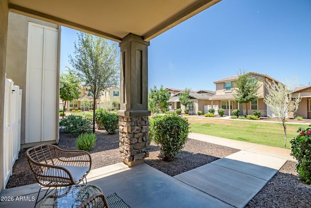 2252 S BASMATH Lane, Gilbert, AZ 85295
