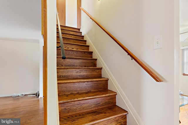 1041 FOXWOOD LN, Baltimore, MD 21221