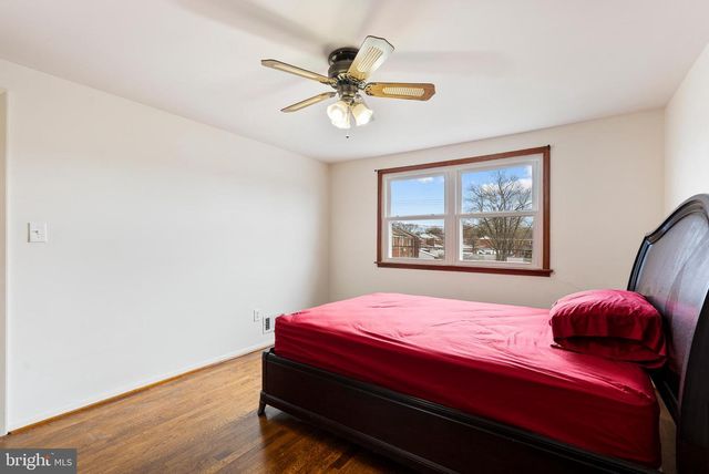 1041 FOXWOOD LN, Baltimore, MD 21221