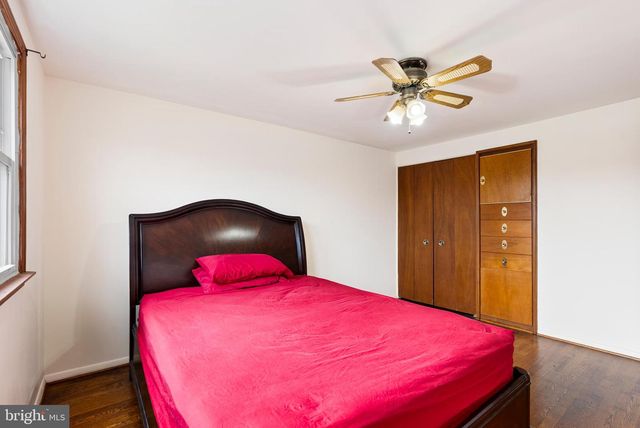 1041 FOXWOOD LN, Baltimore, MD 21221