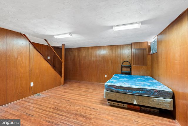 1041 FOXWOOD LN, Baltimore, MD 21221