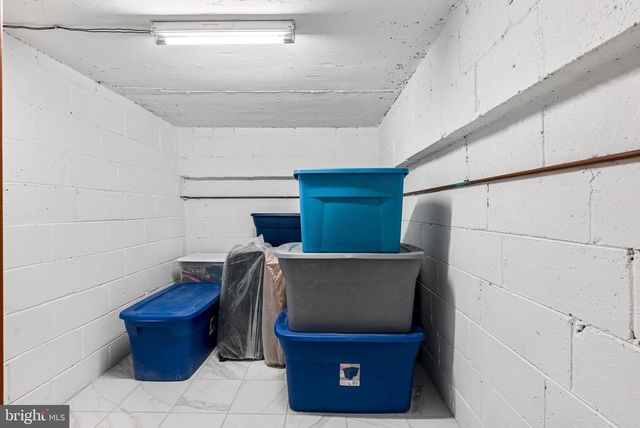 1041 FOXWOOD LN, Baltimore, MD 21221