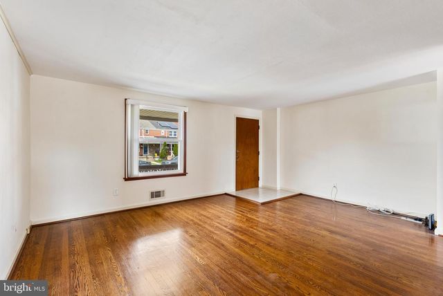 1041 FOXWOOD LN, Baltimore, MD 21221