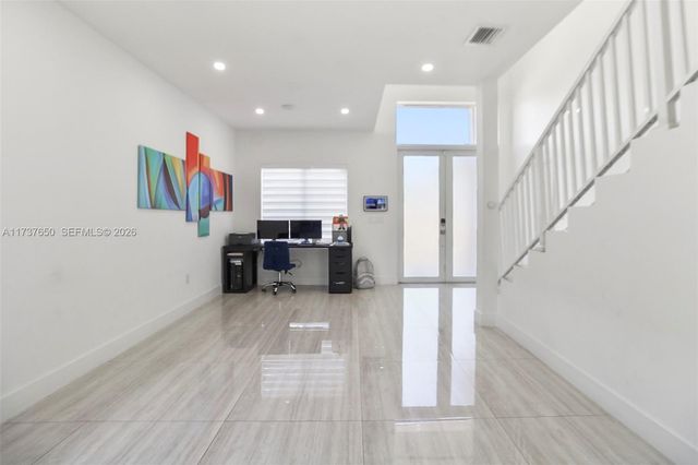 10290 SW 7th Ter, Sweetwater, FL 33174