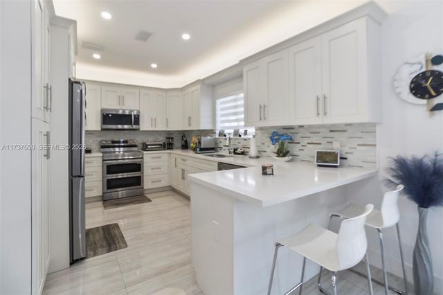 10290 SW 7th Ter, Sweetwater, FL 33174