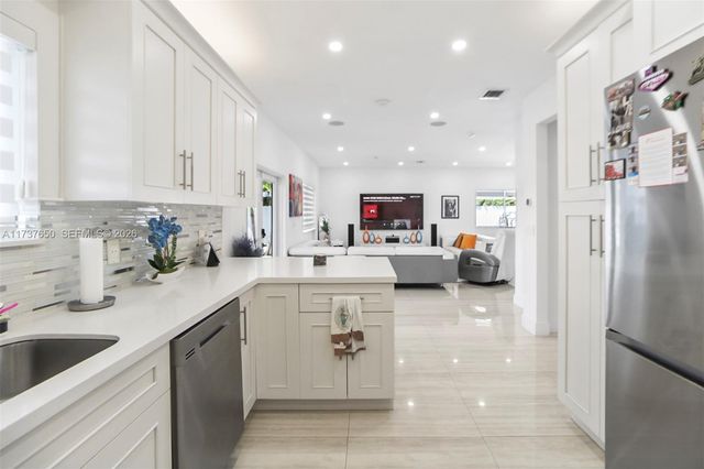 10290 SW 7th Ter, Sweetwater, FL 33174