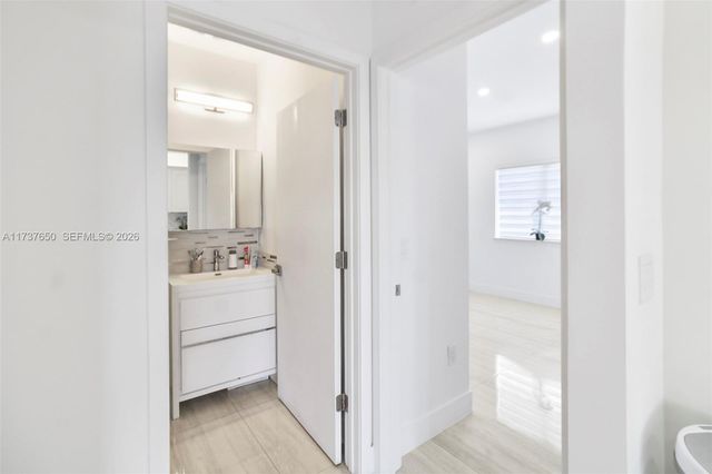 10290 SW 7th Ter, Sweetwater, FL 33174