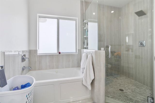 10290 SW 7th Ter, Sweetwater, FL 33174