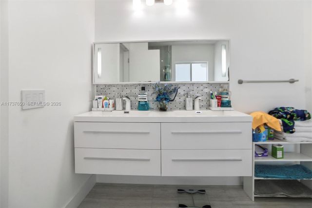 10290 SW 7th Ter, Sweetwater, FL 33174