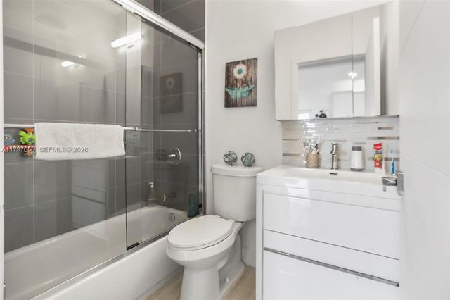 10290 SW 7th Ter, Sweetwater, FL 33174