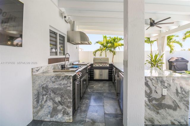 10290 SW 7th Ter, Sweetwater, FL 33174