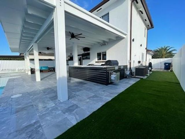 10290 SW 7th Ter, Sweetwater, FL 33174