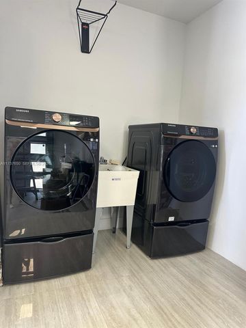 10290 SW 7th Ter, Sweetwater, FL 33174