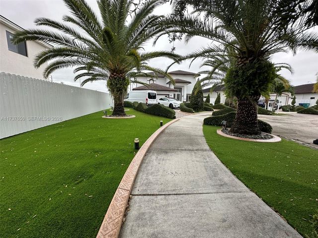 10290 SW 7th Ter, Sweetwater, FL 33174