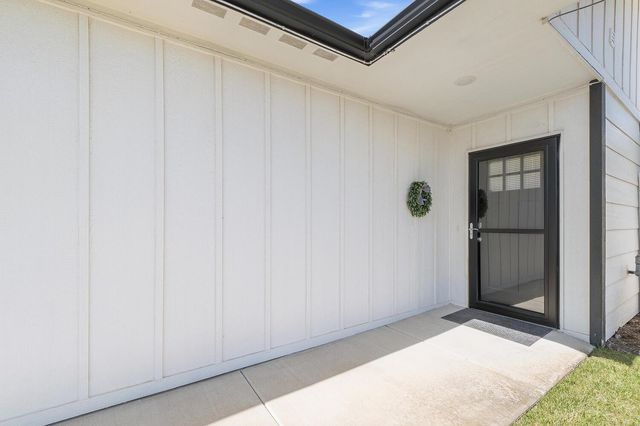 3418 W Angel St, Wichita, KS 67217