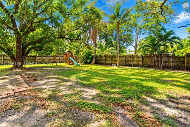 710 NE 142nd St, North Miami, FL 33161