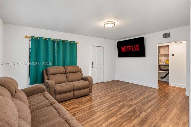710 NE 142nd St, North Miami, FL 33161