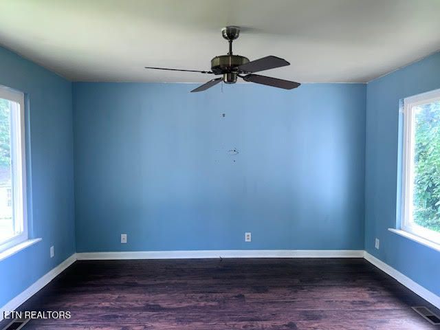 509 Wharf St, Loudon, TN 37774