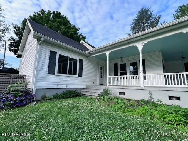 509 Wharf St, Loudon, TN 37774