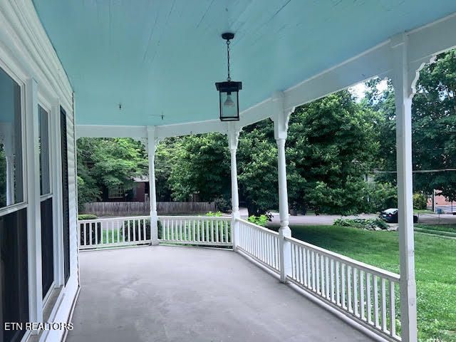 509 Wharf St, Loudon, TN 37774