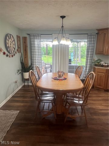 2941 Malibu Drive SW, Warren, OH 44481