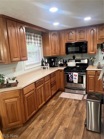 2941 Malibu Drive SW, Warren, OH 44481