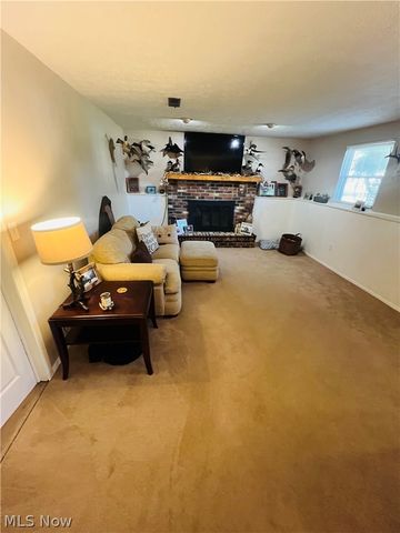 2941 Malibu Drive SW, Warren, OH 44481