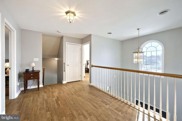 1 HICKORY LN, Littlestown, PA 17340