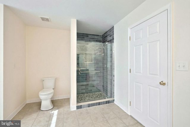 1 HICKORY LN, Littlestown, PA 17340