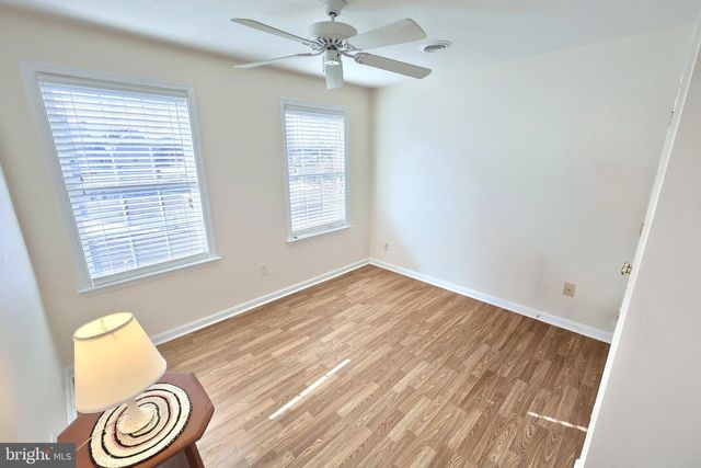 1 HICKORY LN, Littlestown, PA 17340