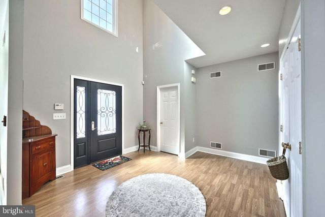 1 HICKORY LN, Littlestown, PA 17340