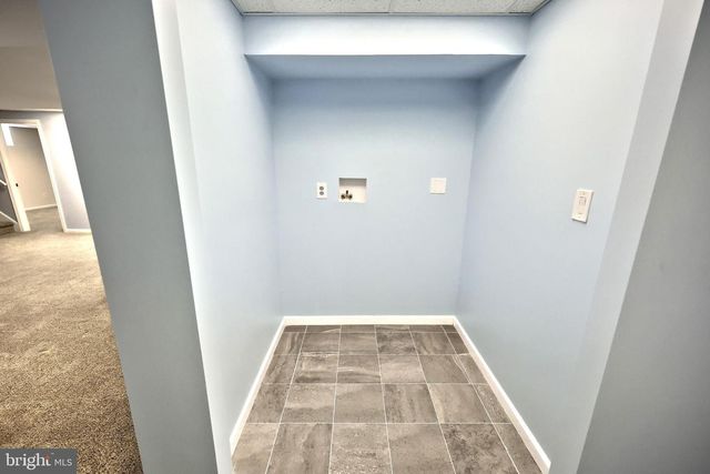 1 HICKORY LN, Littlestown, PA 17340