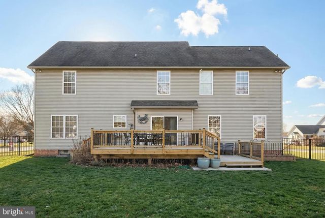 1 HICKORY LN, Littlestown, PA 17340