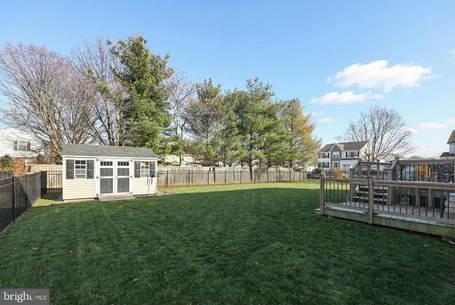 1 HICKORY LN, Littlestown, PA 17340