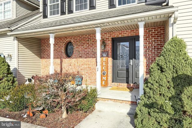 1 HICKORY LN, Littlestown, PA 17340