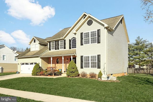 1 HICKORY LN, Littlestown, PA 17340