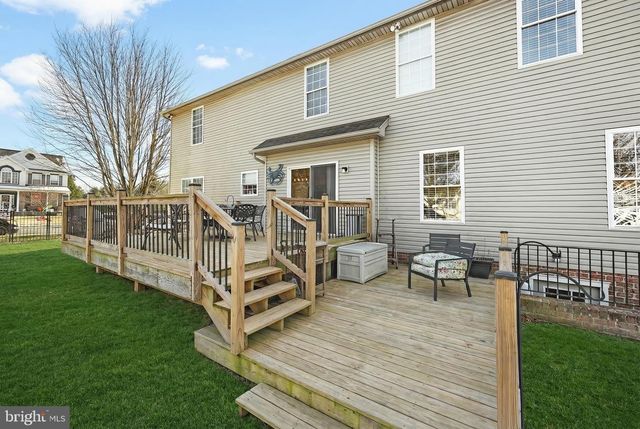 1 HICKORY LN, Littlestown, PA 17340