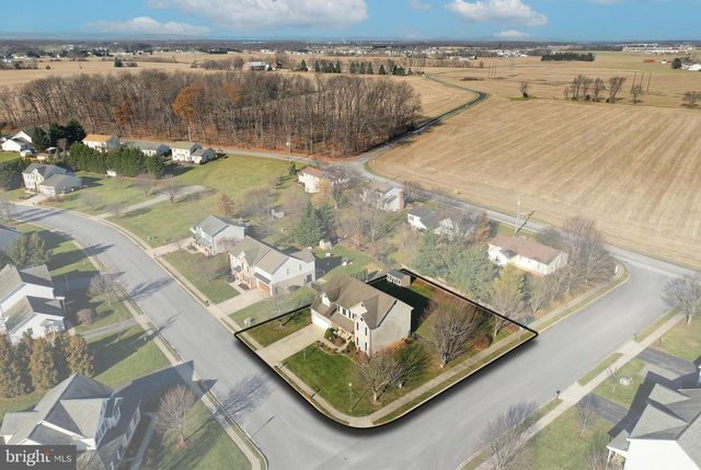 1 HICKORY LN, Littlestown, PA 17340