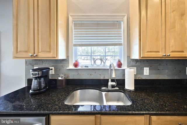 1 HICKORY LN, Littlestown, PA 17340