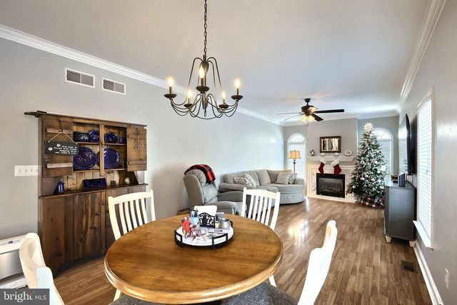 1 HICKORY LN, Littlestown, PA 17340